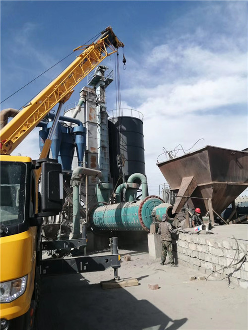 济源市设备搬运等各类工程项目中，吊车起着关键作用