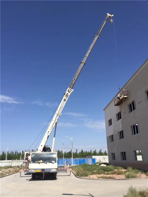 济源市“轻装强干”—— 吊车的 “轻量化臂架” 技术